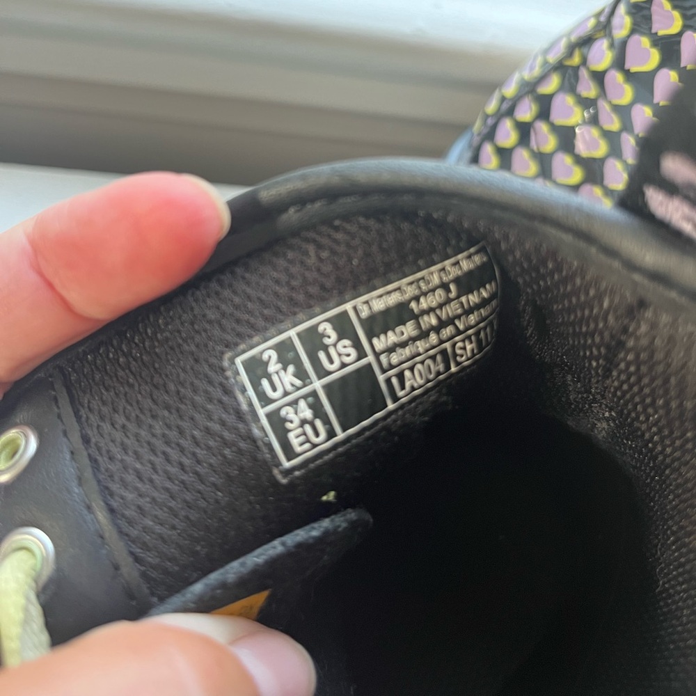 Dr Marten Big Kid Size 3 Heart print Boots